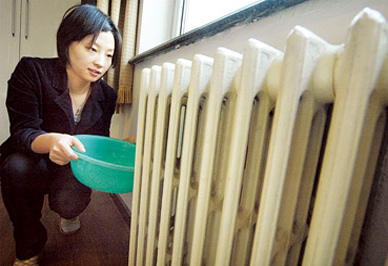 不要私自放暖氣片裏麵的水，以免造成漏水暖氣片不熱現象